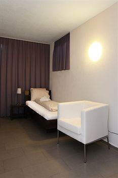 Swiss Star West End - Contactless Self Check-In Appartement Zürich Buitenkant foto